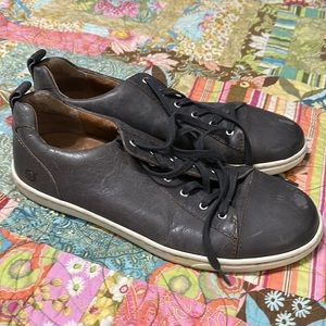 Men’s born shoes‎